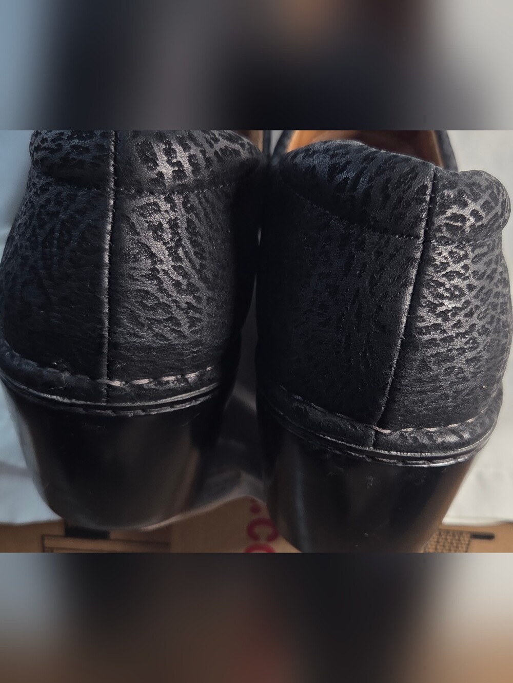 Ariat Bella Black Leather Slip-On Comfort Clogs Floral Embellishments Sz 10B - Picture 11 of 14